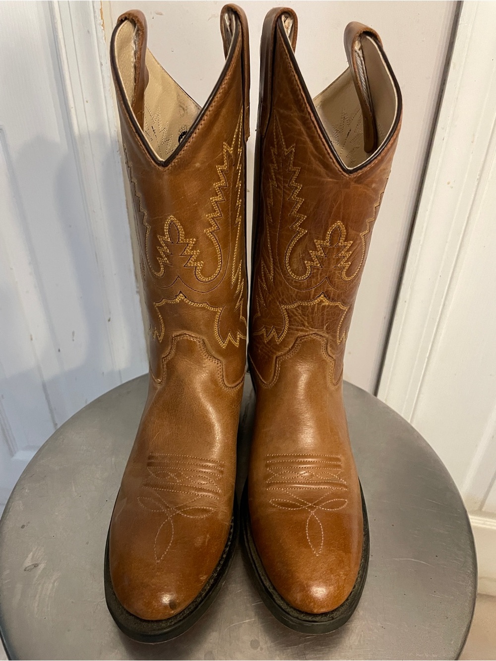 Old West Tan Leather Western Boots with Pull Straps - Picture 2 of 5